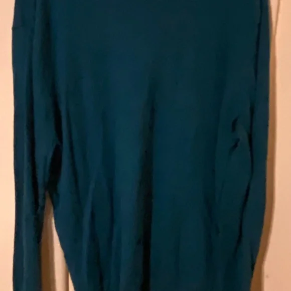 Men’s V neck Wool blend sweater - Picture 3 of 4